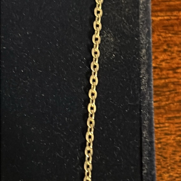 Montana Silversmiths, Ladies Cinderella Liberty American Made Necklace - Picture 5 of 10